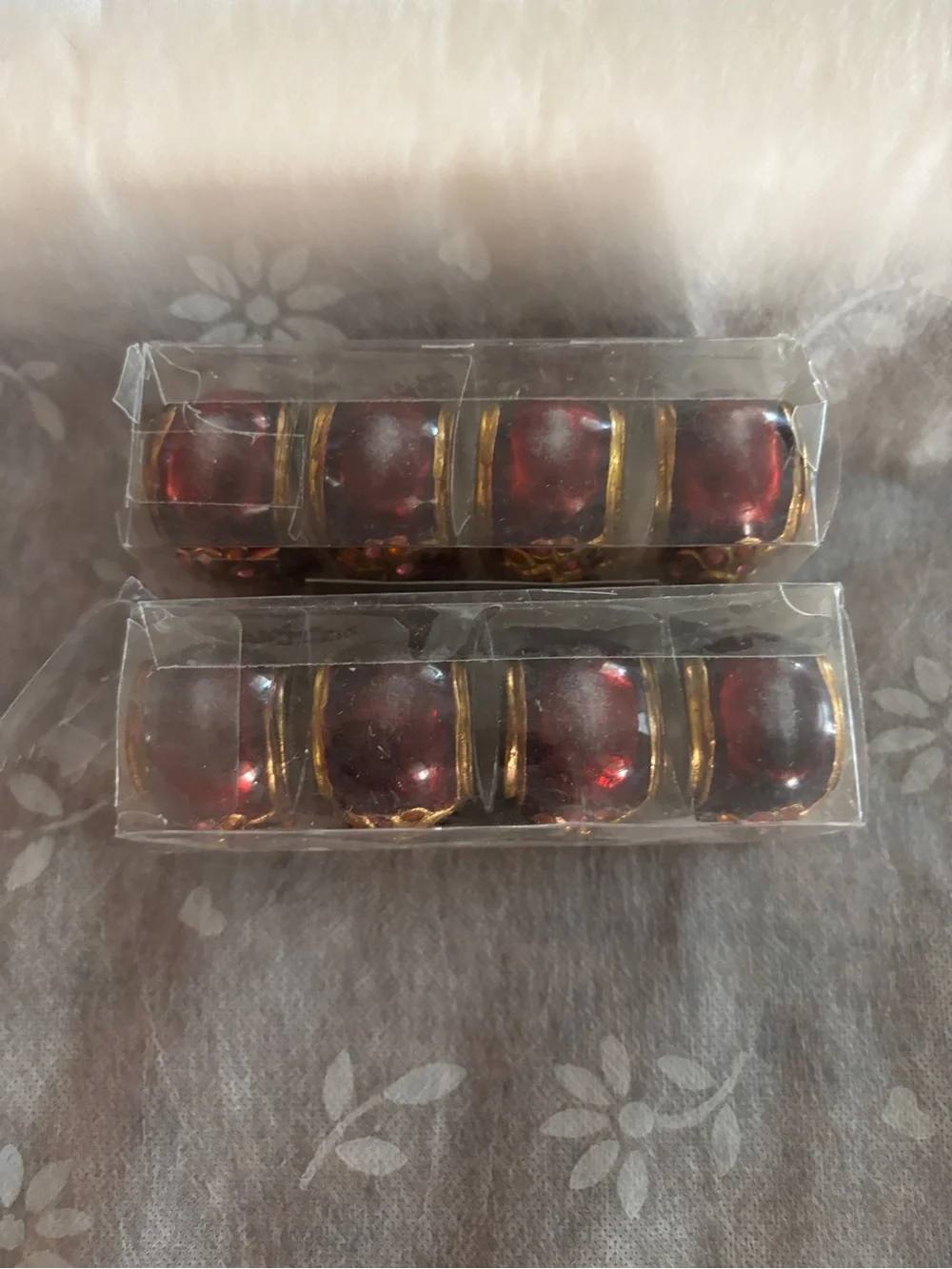Home Trends Set of 4 Decorative Napkin Rings - Gold and Ruby Red NIB